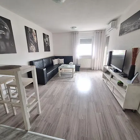 Apartman Lilly Modrica Exterior photo